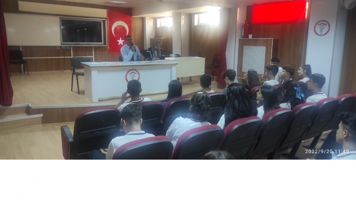 19/09/2022 Tarihinde Yeşilevler Borsa İstanbul Anadolu Lisesi Gazişehir Öğrenci Meclisi Okul Müdürü Ramazan ŞİMŞEK Başkanlığında ilk toplantısını yaptı.